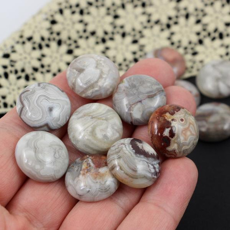 Kaboszon agat koronkowy moneta 18mm