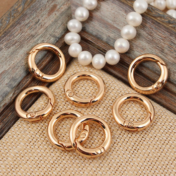 Zapięcie metalowe złote typu ring 20mm