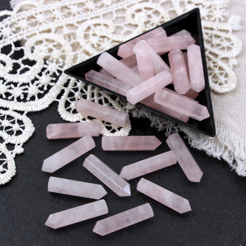 Kwarc różowy zawieszka grot 24x6mm