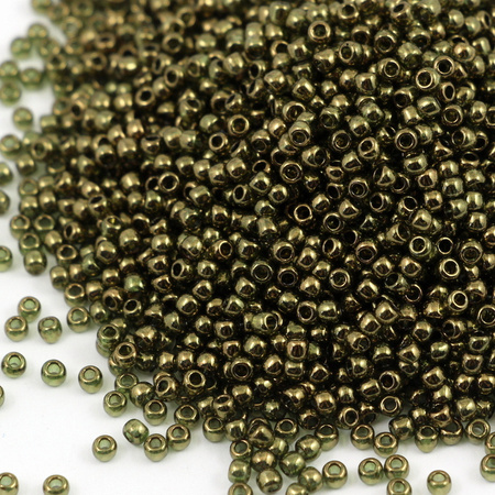 Toho Round 11/0  Gold-Lustered Prairie Green [10g]
