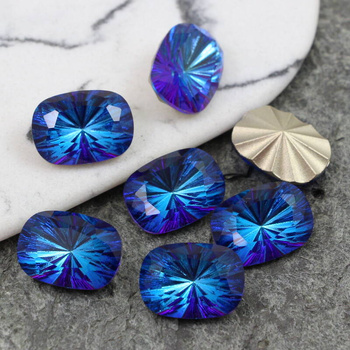 Kaboszon szklany prostokąt fasetowany Bermuda Blue 18x13mm