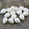 Perła seashell kropla biała wiercona do połowy HQ 14x10mm
