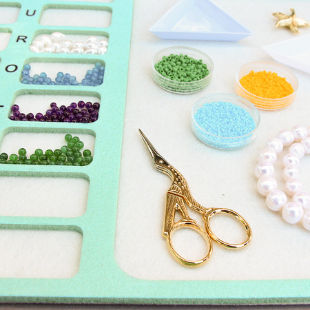 Taca / tablica do projektowania biżuterii z przegródkami miętowa 40x28cm