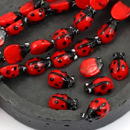 Szklana czerwona biedronka 16x11mm