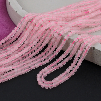 Kwarc różowy kostka fasetowana 3mm [sznur 39cm]