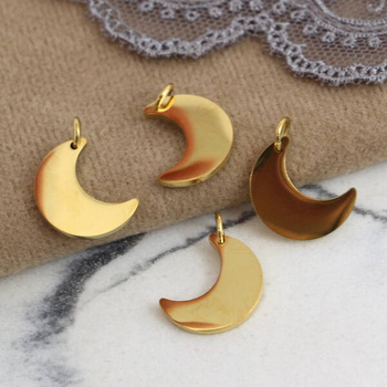 Zawieszka księżyc stal szlachetna pozłacana 15x11mm