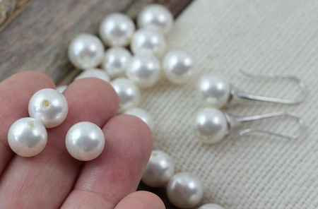 Perła seashell kula biała wiercona do połowy 10mm