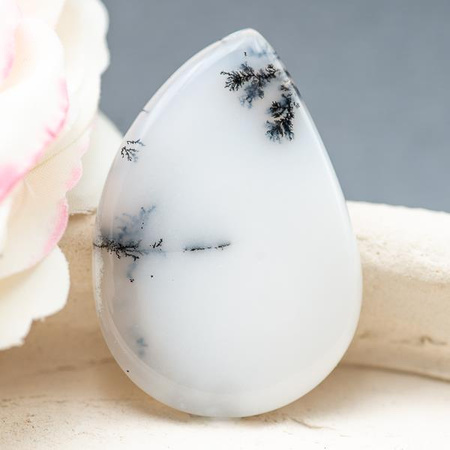 Kaboszon agat dendrytowy łezka 37x26x5mm