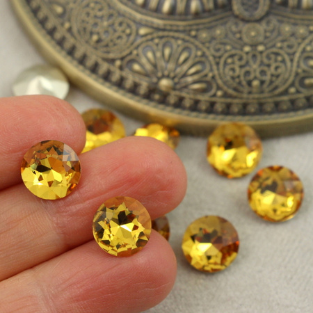 Kaboszon szklany moneta stożkowa fasetowana chaton Topaz 10mm