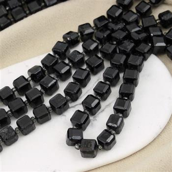 Turmalin czarny kostka fasetowana 8mm