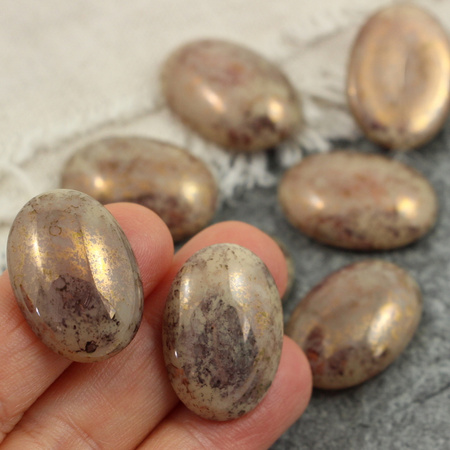 Kaboszon szklany Lt Honey Beige - Luster - Opaque Topaz/Pink owal 25x18mm
