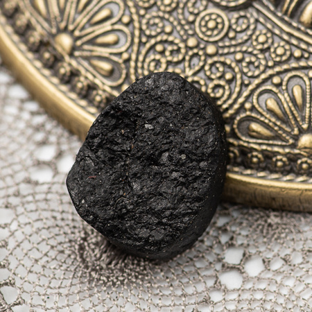 Kaboszon turmalin druza 21x16x8mm