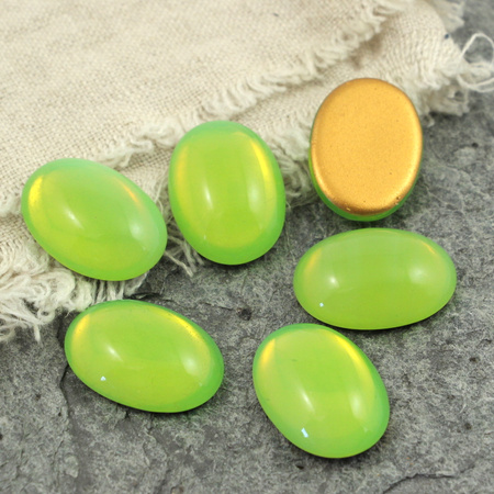 Kaboszon szklany Milky Lt. Peridot - Gold Matte Foiled owal 25x18mm