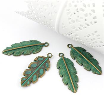 Metalowa zawieszka piórko mosiądz patynowany 45x16mm