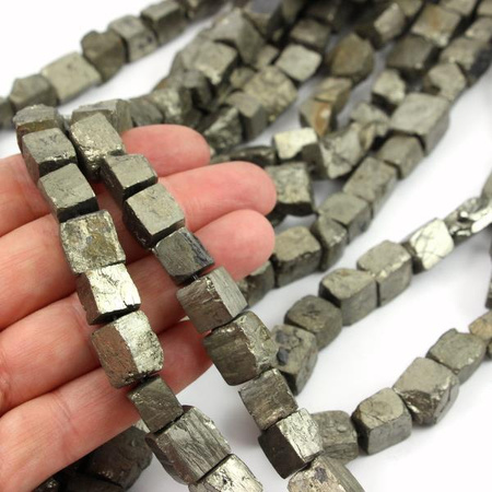 Piryt nieregularna kostka 12mm