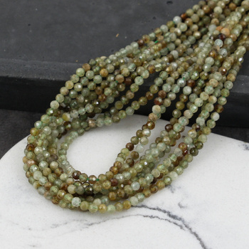 Granat zielony kula fasetowana 2,5mm [sznur 39cm]