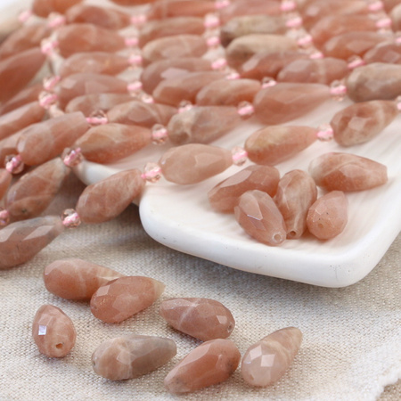 Kamień słoneczny kropla fasetowana 16x8mm