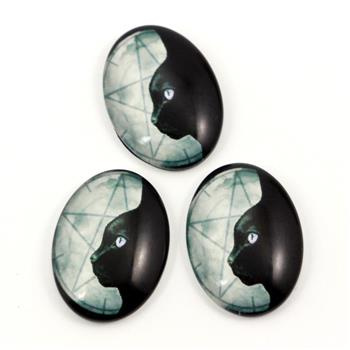 Kaboszon szklany z grafiką owal z motywem kota 25x18mm