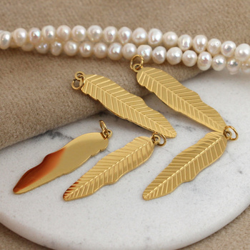 Zawieszka pióro stal szlachetna pozłacana 27x7mm