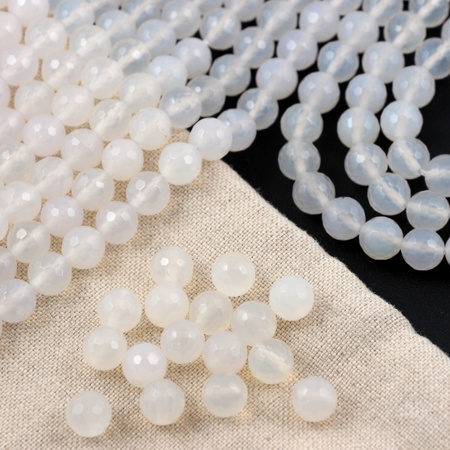 Agat biały kula fasetowana 8mm