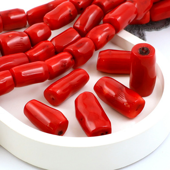 Koral czerwony nieregularny wałek 24x13mm