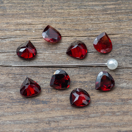 Granat fasetowany do oprawy jubilerskiej serce 8mm