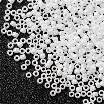 Toho Round 15/0 Opaque-Lustered White [5g]