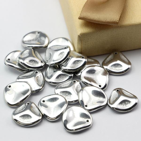 Rose Petals 14x13mm Jet Labrador Full