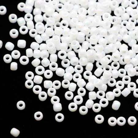 Toho Round 8/0 Opaque-Rainbow White [10g]