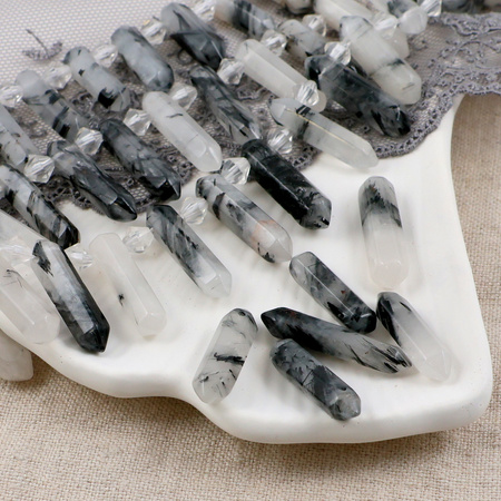 Kwarc turmalinowy zawieszka grot 20-30mm