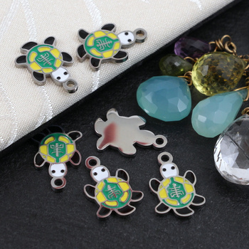 Zawieszka emaliowana stal szlachetna żółw 17x10mm