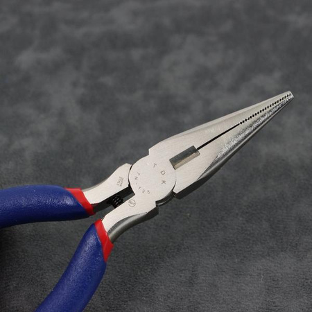 Szczypce płaskie z ząbkami TDK