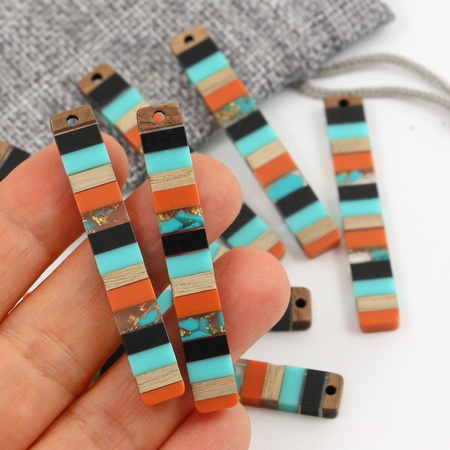 Zawieszka z drewna i żywicy prostokąt paski 51x8mm
