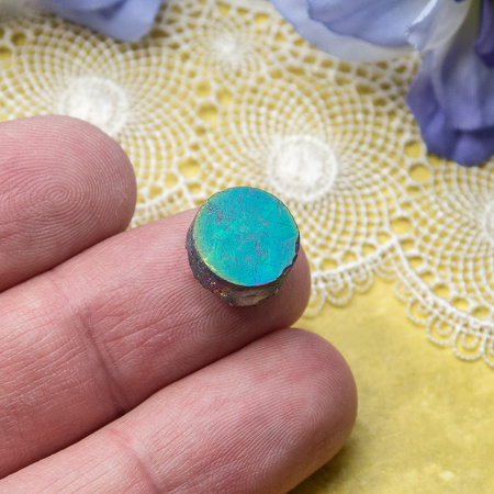 Kaboszon kwarc tytanowany druzy 12mm z otworem