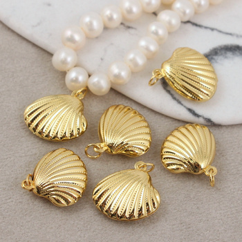 Zawieszka muszla mosiądz złocony 19mm