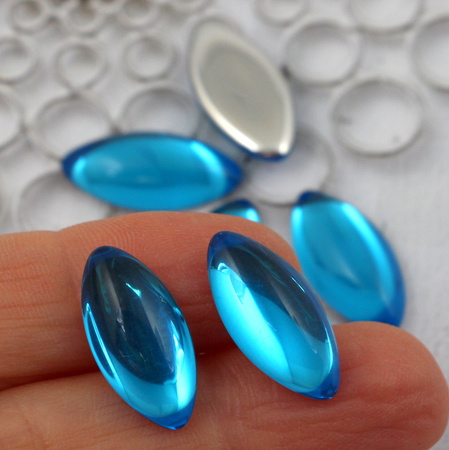 Kaboszon szklany Aquamarine - Silver Foiled wrzeciono 20x10mm