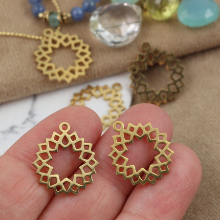 Zawieszka ażurowa mandala stal szlachetna pozłacana 17mm