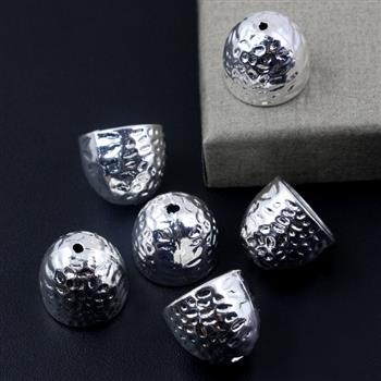 Tulejka metalowa młotkowana jasna srebrna 14mm