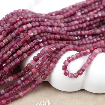 Turmalin różowy kostka fasetowana 3mm [sznur 39cm]
