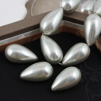 Perła seashell kropla szaro-srebrna 28x16mm