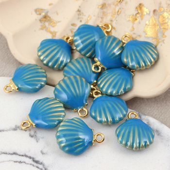 Zawieszka muszla mosiądz złocony emalia niebieska 15mm