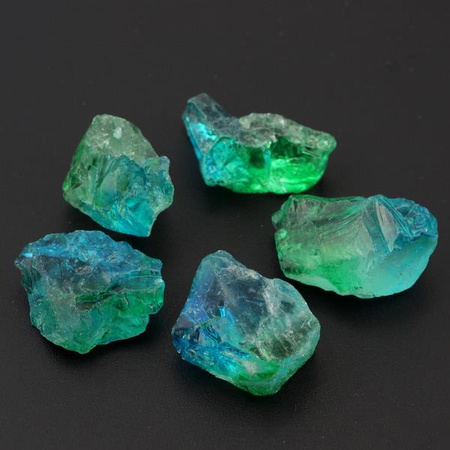 Kwarc barwiony zielono-niebieski bryłka nieregularna