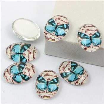 Kaboszon szklany z motylem owal zielony 18x13mm