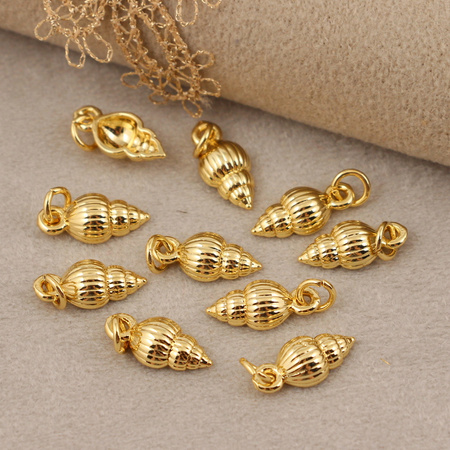 Zawieszka muszla mosiądz złocony 16x8mm