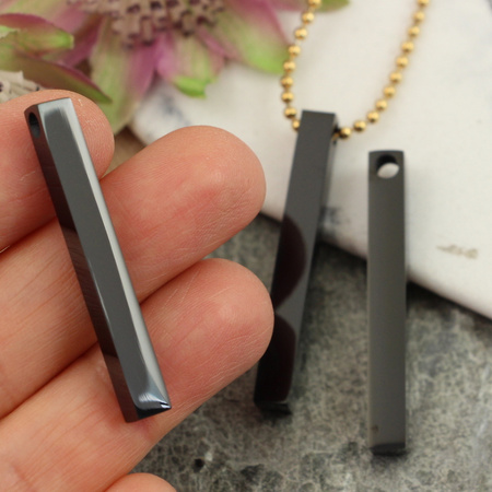 Zawieszka stal szlachetna słupek czarny 40x5mm