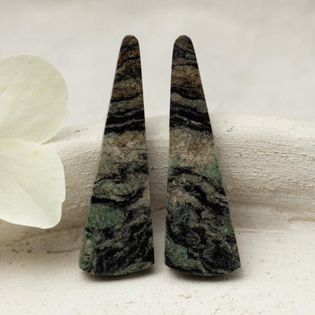 Kaboszony jaspis mszysty 40x12x4mm [para]