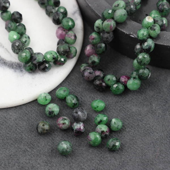 Zoizyt z rubinem kropla cebulka fasetowana 5mm [10szt]