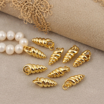 Zawieszka muszla świderek mosiądz złocony 18x8mm