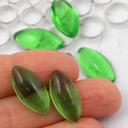 Kaboszon szklany Lt. Green wrzeciono 20x10mm