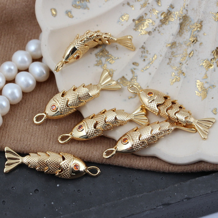 Zawieszka metalowa ryba z cyrkonią mosiądz złocony 34x8mm